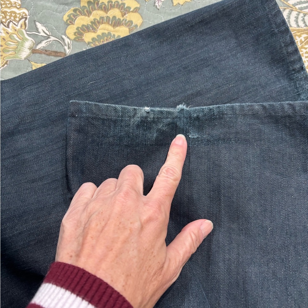 Levi’s 501 dark wash w44 L32 - Picture 8 of 8